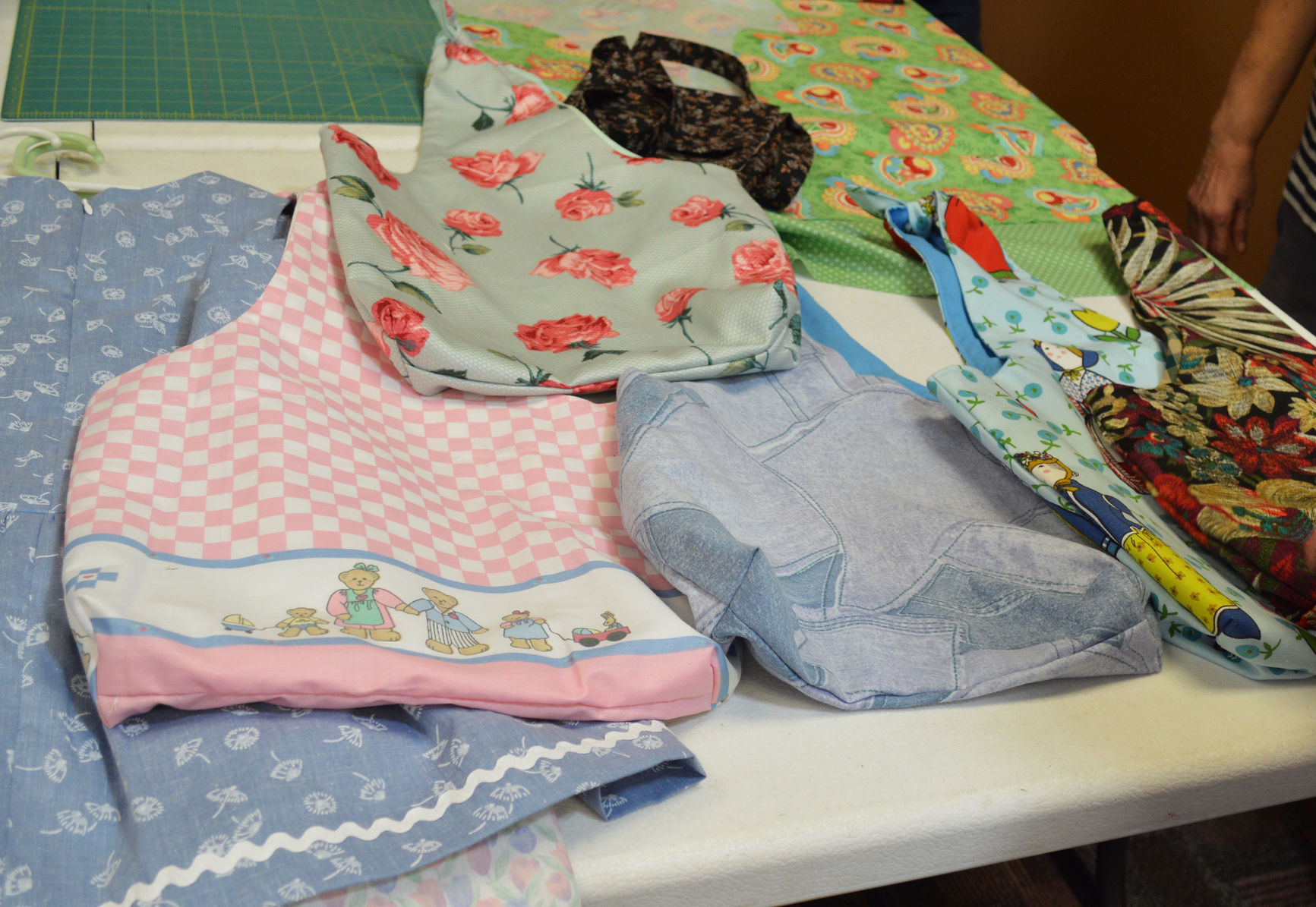 Aviva Divas enjoy camaraderie while sewing for others